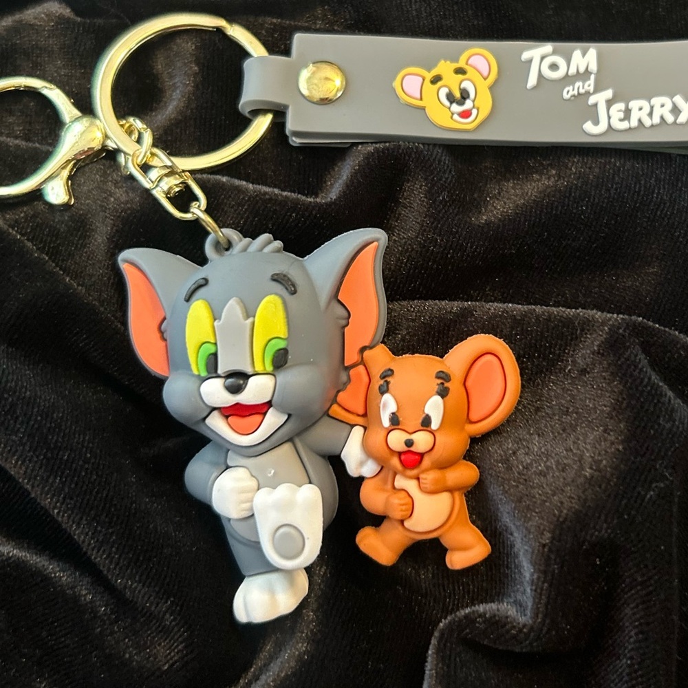 TOM & JERRY KEY CHAIN BRAND NEW